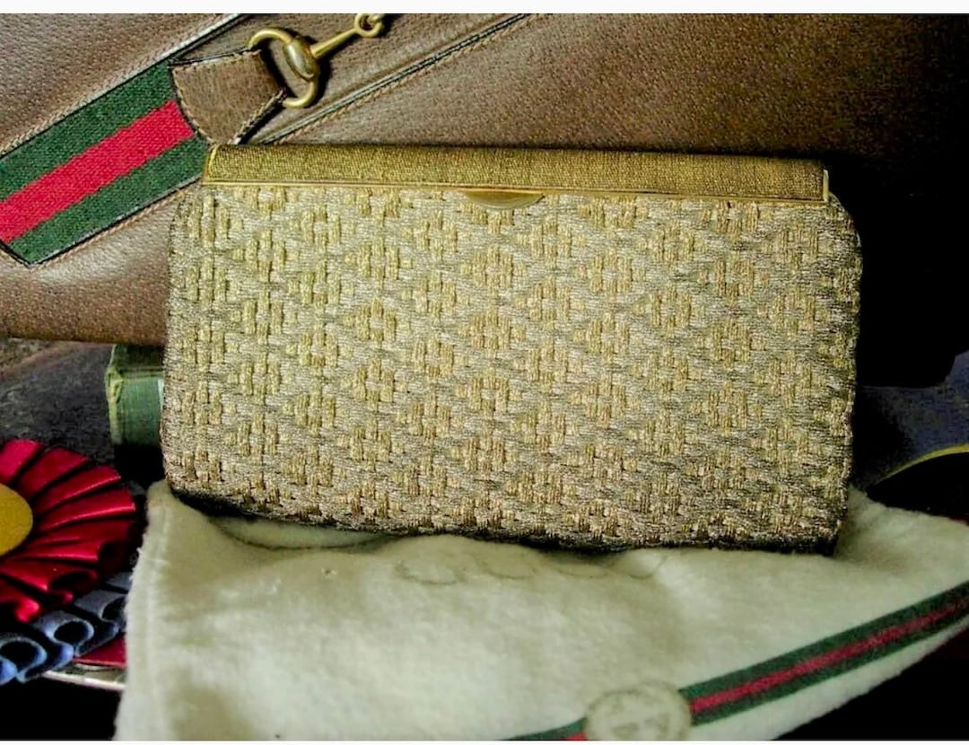 GUCCI ヴィンテージ ゴールド クレセントパーティーバッグ il_1080xN.3412266604_mvi4.jpg