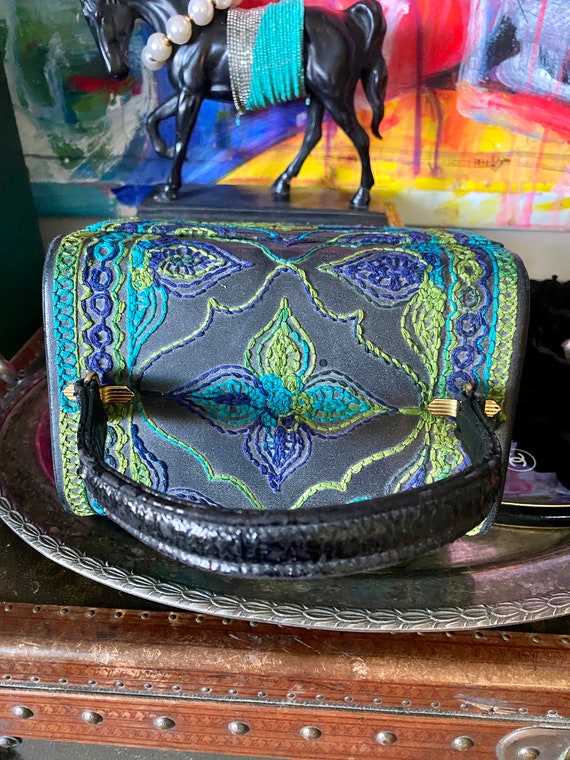 Sweet 1950’s Embroidery Blue Paisley Box Handbag … - image 3