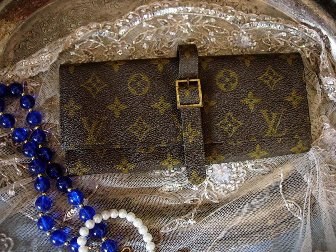 Louis Vuitton, Bags, Louis Vuitton Vintage Saks Fifth Avenue Brown  Monogram Check Book Holder Wallet