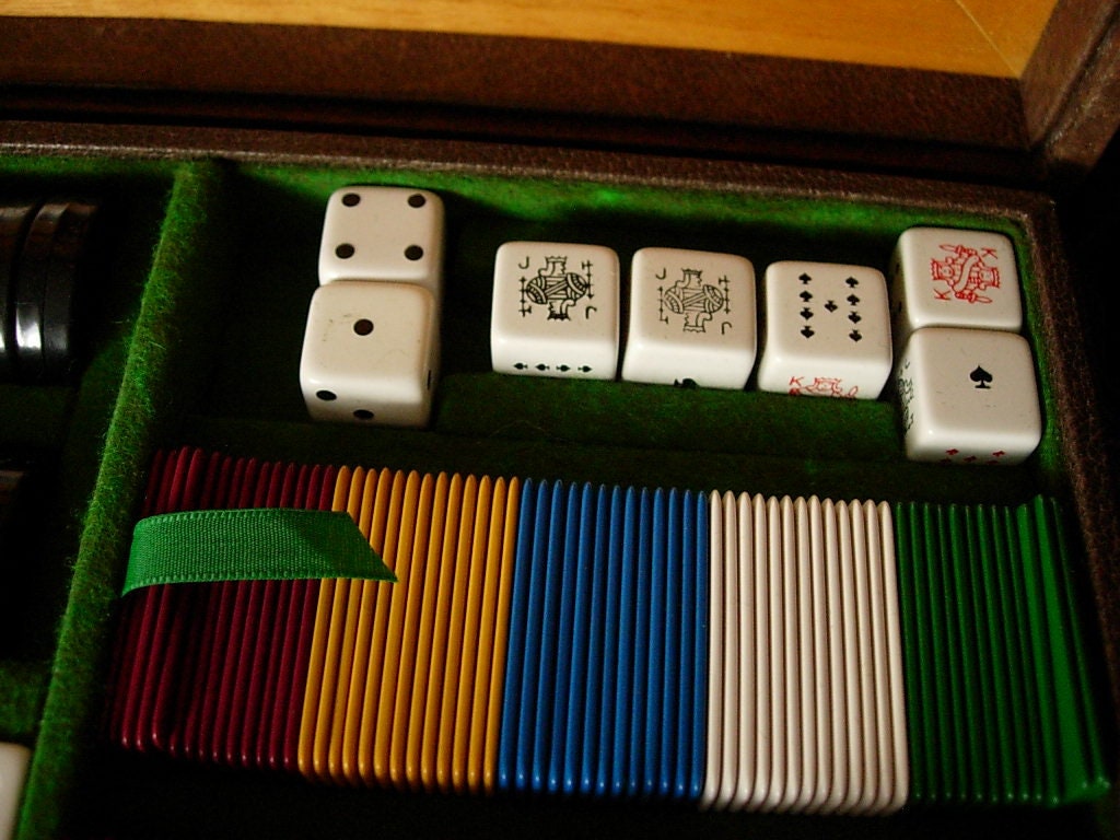 Gucci Decorative Mahjong set with Web