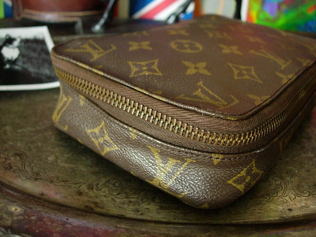 Louis Vuitton Vintage Monogram Zip Around Wallet Brown