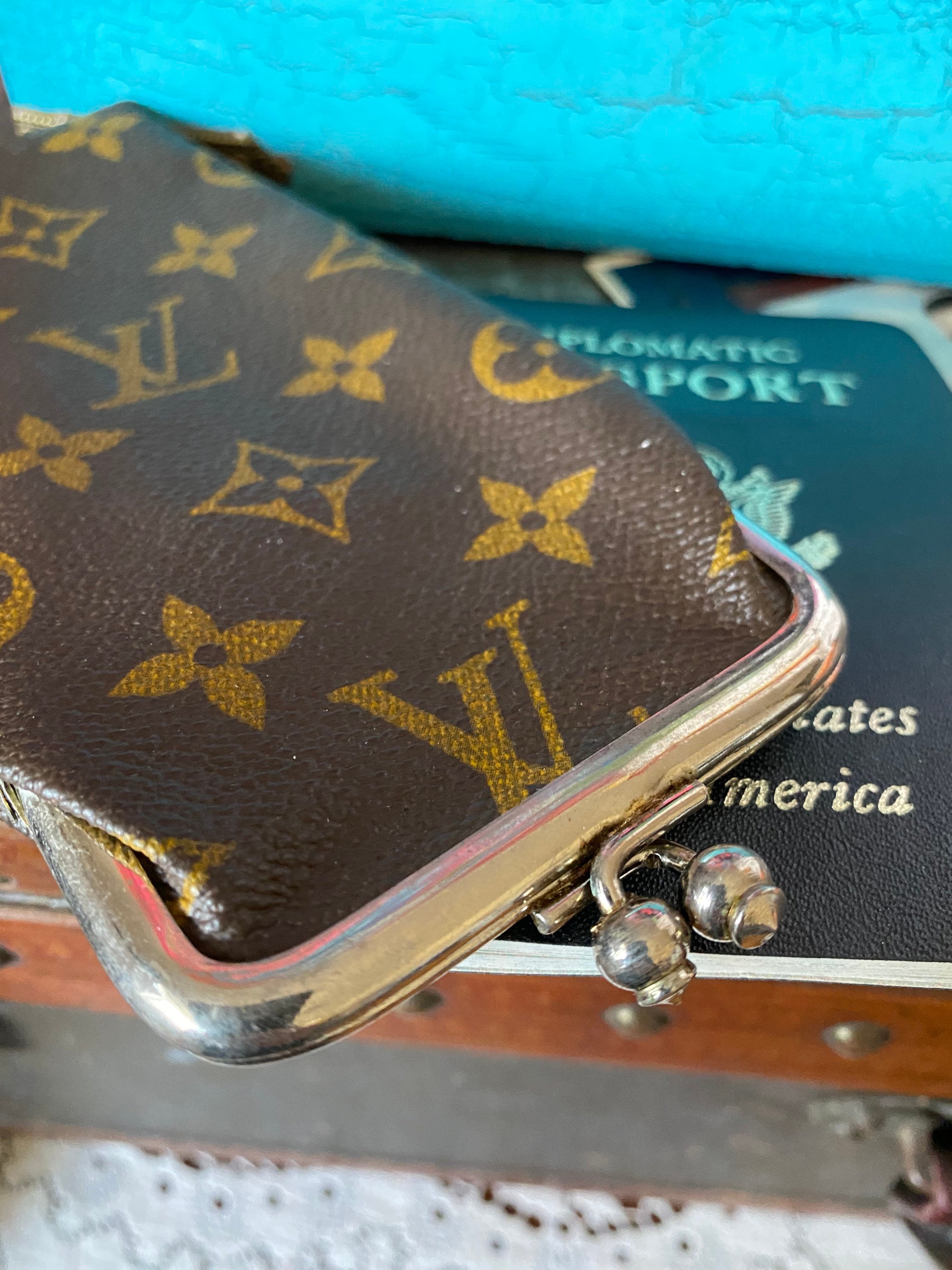 Vintage Louis Vuitton brown monogram key case. Classic unisex wallet f –  eNdApPi ***where you can find your favorite designer  vintages..authentic, affordable, and lovable.