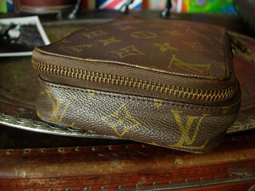 Louis Vuitton Authenticated Wapity Clutch Bag