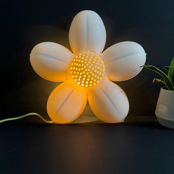 Vintage IKEA White Flower Wall Lamp Y2K / Vintage IKEA white flower wall lamp from the year 2000