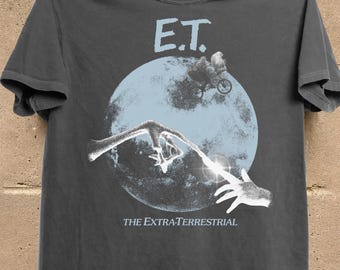E.T. the Extra-Terrestrial Shirt, Vintage 80s Movie Tee, Steven Spielberg Film Merch, Retro Sci-Fi Graphic T-Shirt, Classic Movie Fan Gift