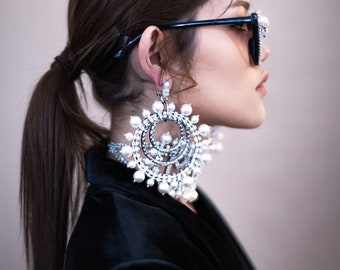 Oversized Pearl round earrings, unique pearl earrings, big bridal earrings, stylish vintage earrings, crystal earrings, wedding earrings