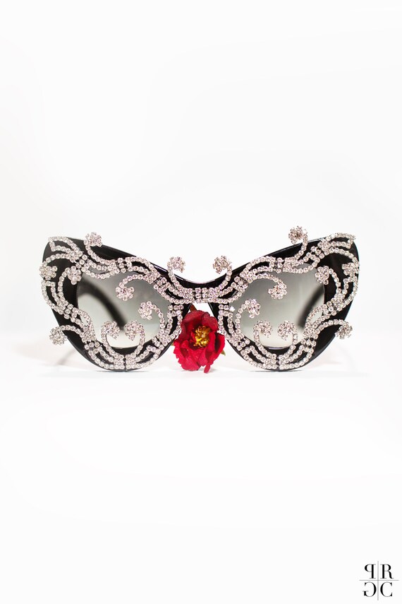 Butterfly sunglasses black with red decor Chanel - Butterfly Sunglasses - Black Red - Chanel Eyewear  main image 2