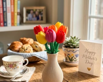 3D Printed Everlasting Tulip Bouquet & Vase: Mothers Day or Romantic Gift