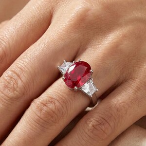 Oval Labradorit Ring mit drei Steinen - Sterling Silber Roter Edelstein Verlobungsring oder Jubiläumsring für Frauen