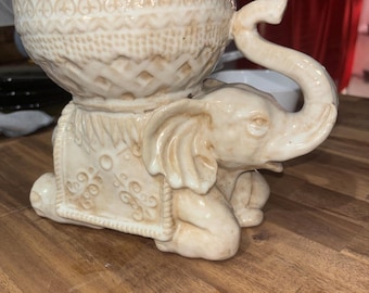 Portavelas de té con forma de elefante de marfil