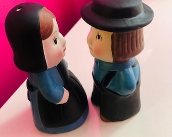 Antique Amish Salt And Pepper Shaker Set Vintage