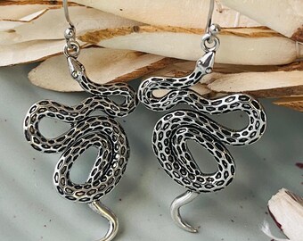 Boucles d'oreilles serpent en argent, boucles d'oreilles pendantes serpent enroulé, cadeau de bijoux de sorcière gothique