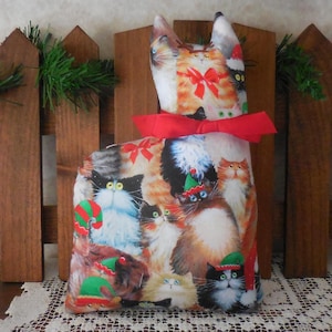 Christmas Meowy Cat Tuck: Handmade Shelf Sitter Christmas Cats