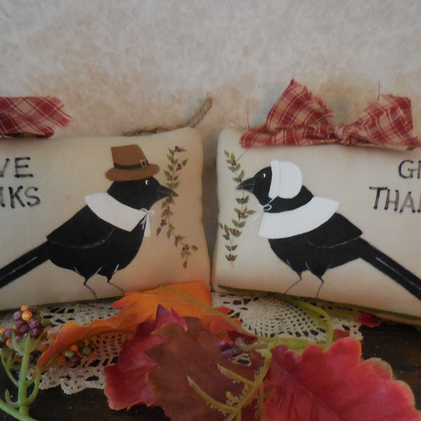 Primitive Thanksgiving Pilgrim Crows & Cranberries Pillow Tuck Hand Painted