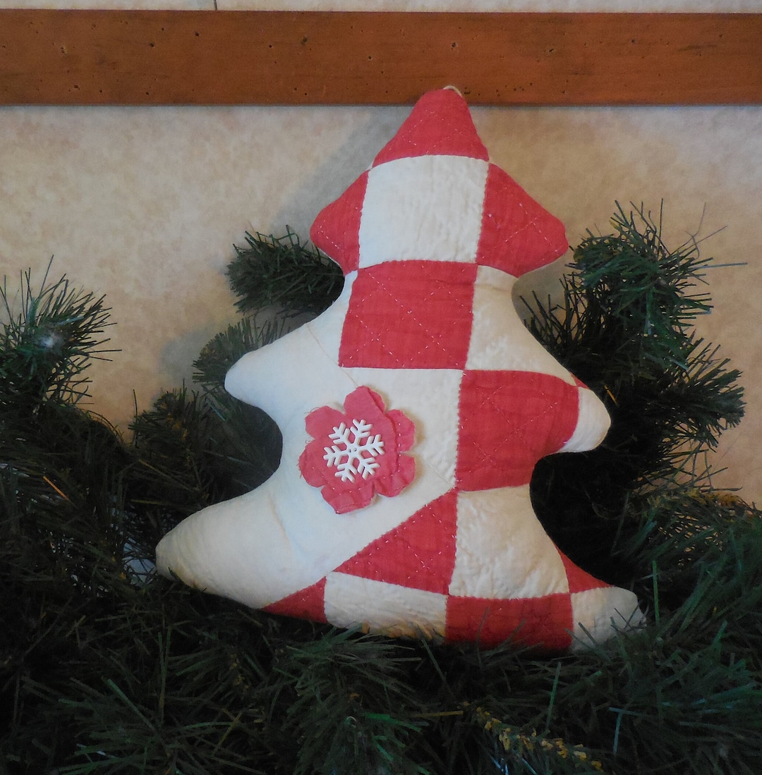 Primitive Christmas Vintage Quilt Red White Tree Winter Holiday Decor