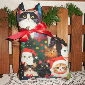 Christmas Cat Tuck: Handmade Shelf Sitter Cats and Gift Boxes