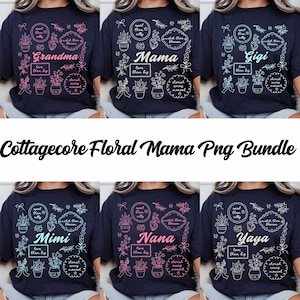 Può includere: T-shirt blu navy con disegni floreali e testo per Nonna, Mamma, Gigi, Mimi, Nana e Yaya. Ogni maglietta presenta una composizione floreale unica e frasi come "amali tanto" e "apprezza ogni momento".