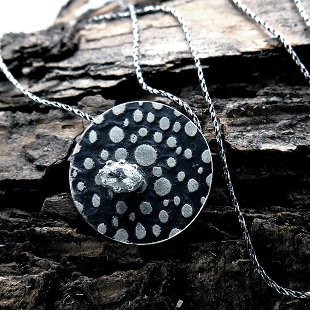 ネックレス・ペンダント Disc Wheel Necklace #7719 Signature Midi Knockout Pendant | Crystal Quartz | Dean
