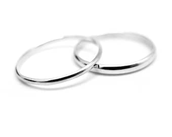 Aliança de ouro branco polido, conjunto de anéis semicirculares, conjunto de alianças de casamento para ele e para ela, alianças de casamento para casal, anel de ouro delicado