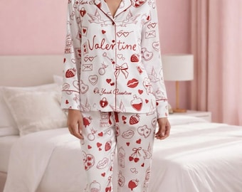 Pijama a juego para mujer de San Valentín: un bonito regalo romántico para dormir con estampado de amor.
