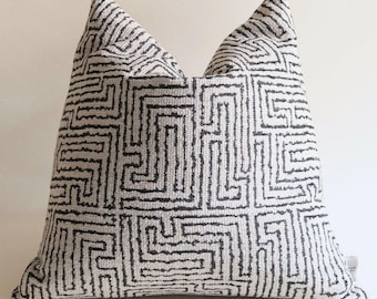 Handmade Labyrinth Textured Pillow Cover – Modern Woven Cushion