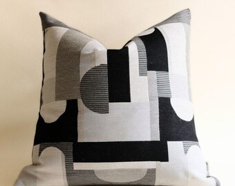 Black White Geometric Throw Pillow Cover, Modern Abstract Jacquard Accent Pillow
