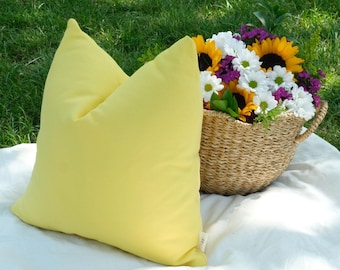 Waterproof Outdoor Throw Pillows, Patio Garden Cushion, Durable Fabric