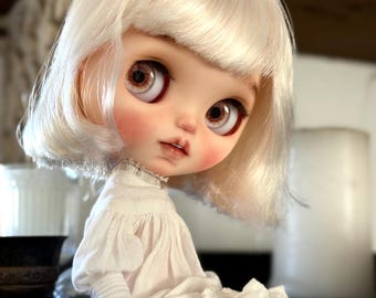 Sold out! | Custom Blythe Doll-Ooak Repaint Art Doll -Genuine Neo blythe- Platinum Blonde Bob-Antique Style Dress