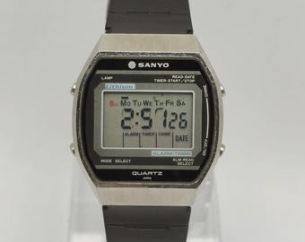 Vintage Sanyo Frog 372‑41S Alarm LCD Quartz Men’s Digital Watch