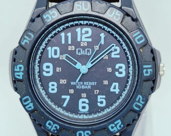 Q&Q 2035 Eisenbahn Zeit Quarz Uhr Blaues Zifferblatt Vintage Japanische Armbanduhr