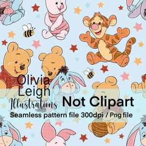 Puede incluir: Un patrón sin costuras con Winnie de Pooh y sus amigos, incluyendo Tigger, Piglet, Eeyore y una abeja. Los personajes están representados en un estilo de dibujos animados sobre un fondo azul claro con estrellas amarillas, naranjas y rojas.