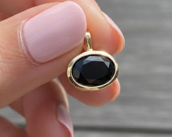 2 Ct Black Onyx Oval Pendant Bezel Set for Women, Gold Moissanite Charm, Elegant Oval Cut Jewelry, Gift for Her