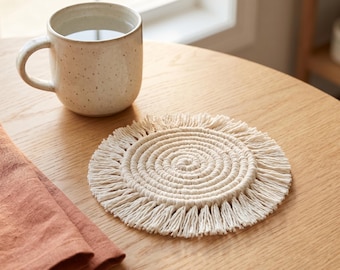 Juego de posavasos redondos de ganchillo hechos a mano, posavasos de algodón estilo bohemio, decoración rústica de mesa estilo granja, salvamanteles, regalo de inauguración de casa