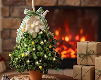 Árvore de Natal de chenille iluminada de 40 cm, decoração de mesa em espiral feita à mão, mini árvore de LED, presente de Natal com laço xadrez verde