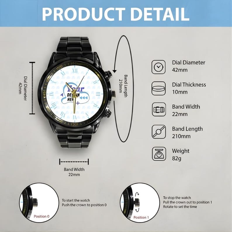 Pu&ograve; includere: Orologio da polso nero con quadrante bianco, numeri romani e logo. L'orologio ha un diametro del quadrante di 42 mm, uno spessore di 10 mm, una larghezza del cinturino di 22 mm e una lunghezza del cinturino di 210 mm. Pesa 82 g. Il testo "PRODUCT DETAIL" &egrave; in alto.