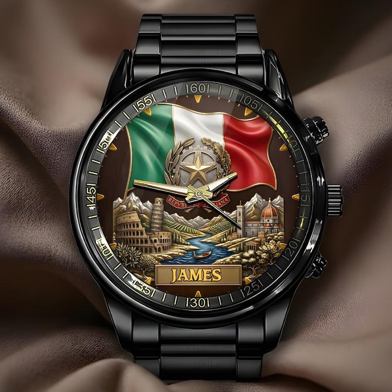 Pu&ograve; includere: Orologio da polso nero con un quadrante dettagliato raffigurante la bandiera italiana, una stella dorata e monumenti iconici. Il quadrante include il nome "JAMES". Il cinturino e la cassa sono in metallo nero.