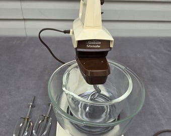 Vintage Sunbeam Mixmaster 12-Speed Stand Mixer with 2 Glass Bowls, Beaters Works