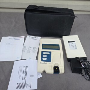 Sistema de autodiagnóstico Boehringer Mannheim Roche Coague Check para la determinación del tiempo de protrombina.