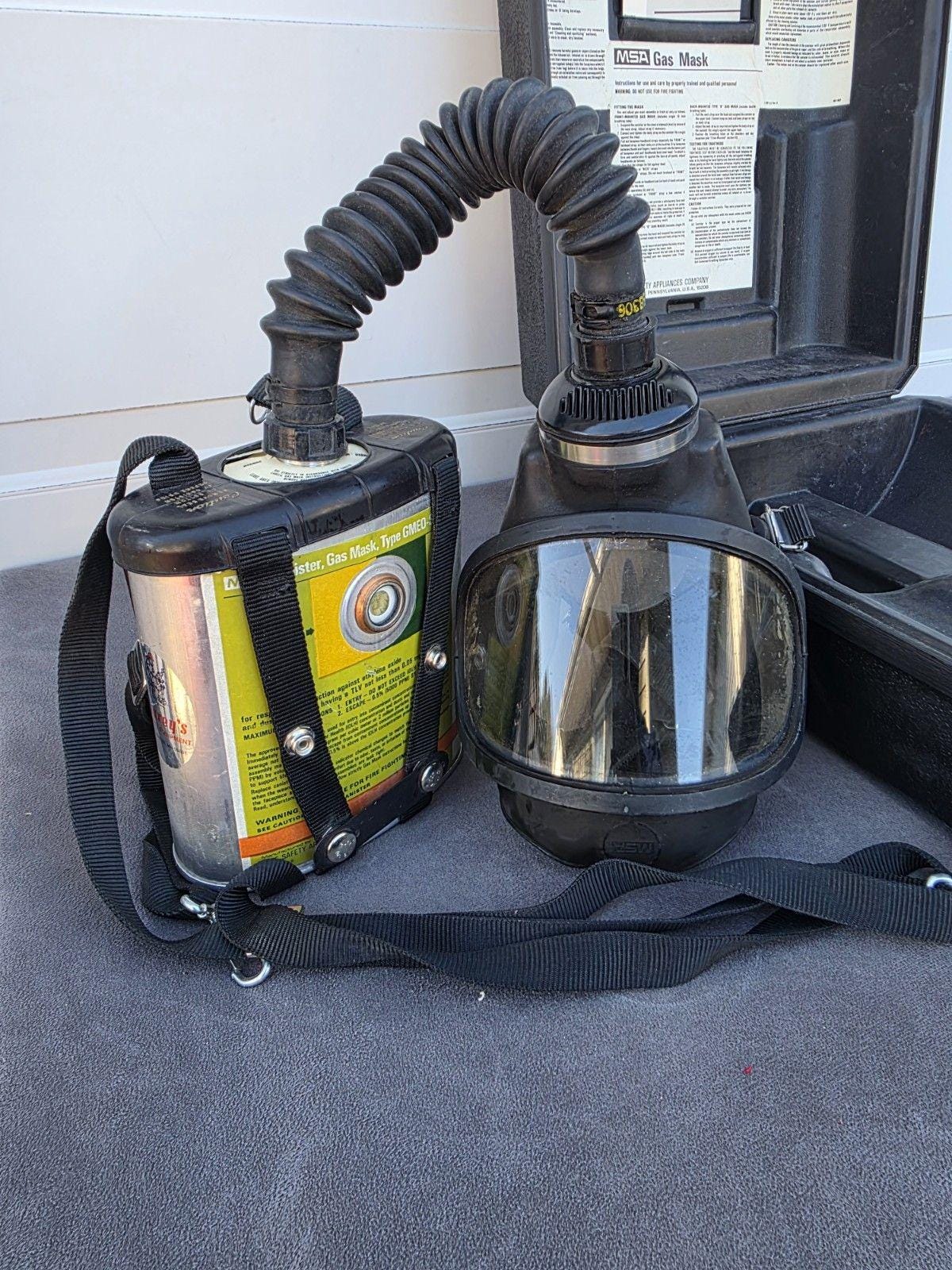 MSA Gas Mask Type GMEO-SS with 2 Canisters, Mask And Case