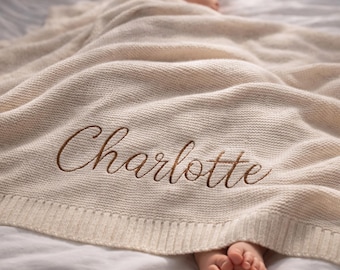 Coperta per neonati personalizzata in maglia di cotone biologico: ricordo con nome ricamato