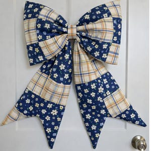 Reusachtige gewatteerde boog naaipatroon pdf, sjabloon oversized deurstrik, DIY voordeurdecor, stoffen strik kerstvakantie