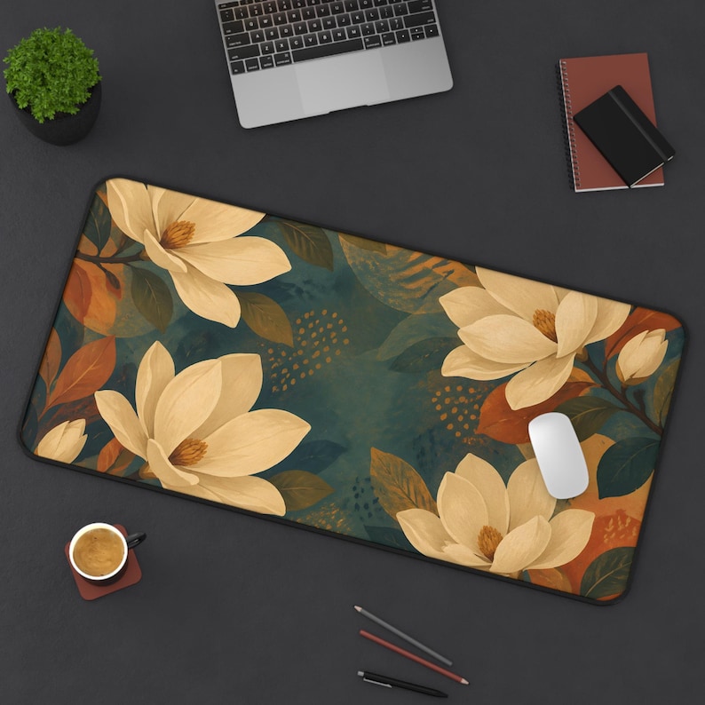 Alfombrilla de escritorio Magnolia, decoración floral botánica para oficina, accesorios para espacio de trabajo de estilo Dark Academia. imagen 1