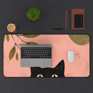 Tappetino da scrivania con gatto nero che sbircia / Tappetino per mouse con motivo botanico rosa immagine 2