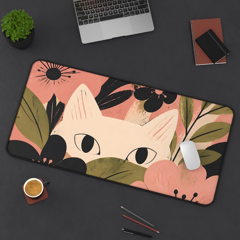 Alfombrilla de escritorio floral con diseño de gato espiando / Alfombrilla de ratón botánica rosa imagen 1