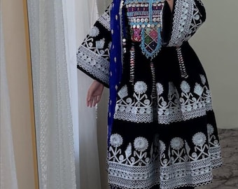 Vestido Kuchi afgano hecho a mano – Bordado Cherma y corpiño con monedas vintage, atuendo tribal tradicional para mujer