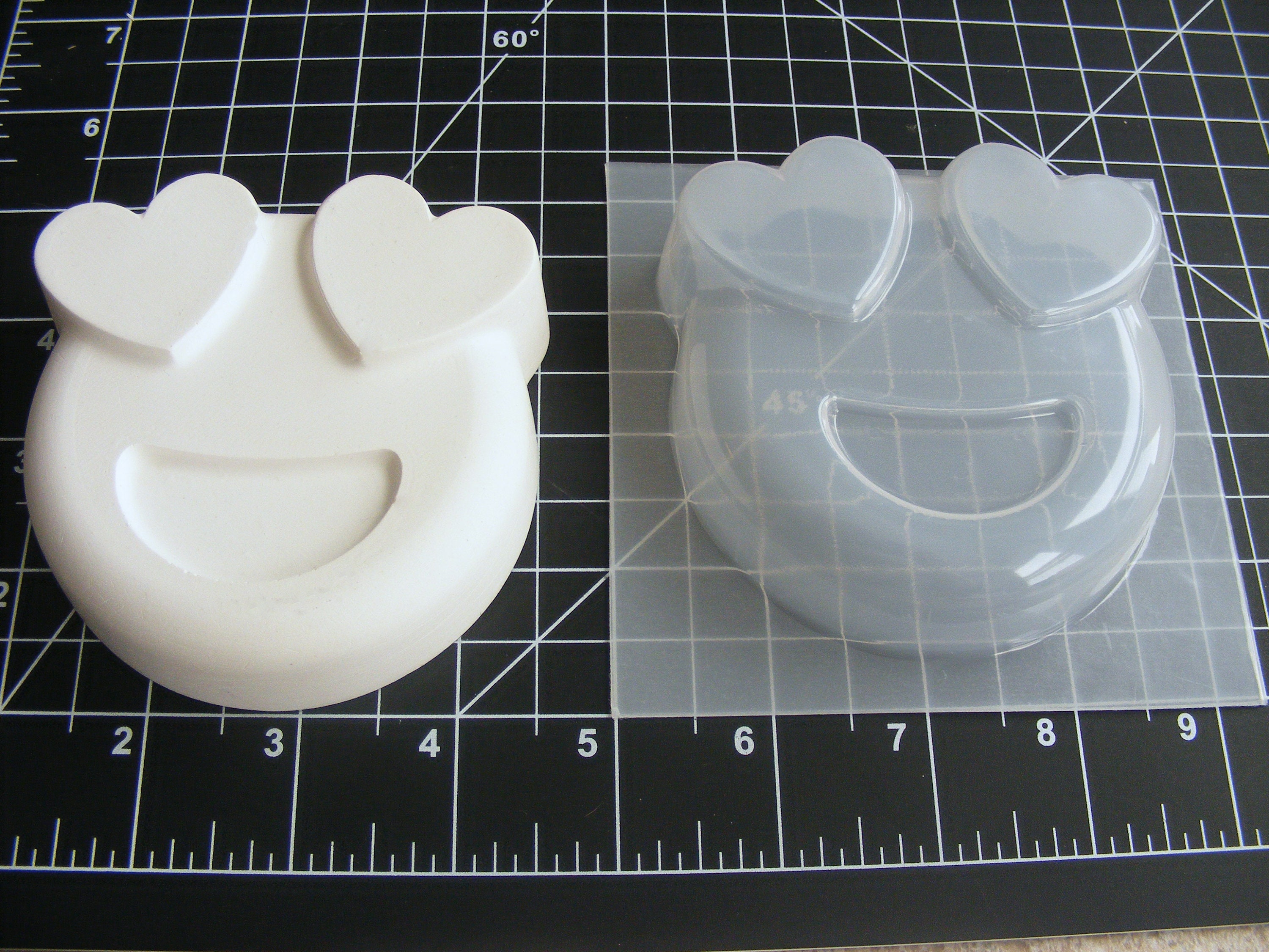 Emoji Mold Heart Eyes Plastic Mold for Bath Bombs Soap Etsy UK