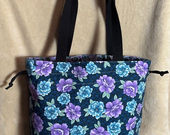 ❤︎Blue♡rose❤︎　大きめ巾着トートバッグ　ハンドメイド ハンドメイド花柄巾着トートバッグ：ピンク＆ブルーフラワープリント