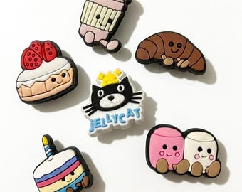 6x shoe charms , kawaii cake and food bundle of 6 clog charms