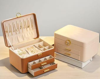 Lockable Jewelry Box for Women – Elegant Travel Jewelry Organizer with Mirror