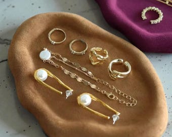 Suede Jewelry Organizer – Gypsum Ring, Bracelet, Earring Display